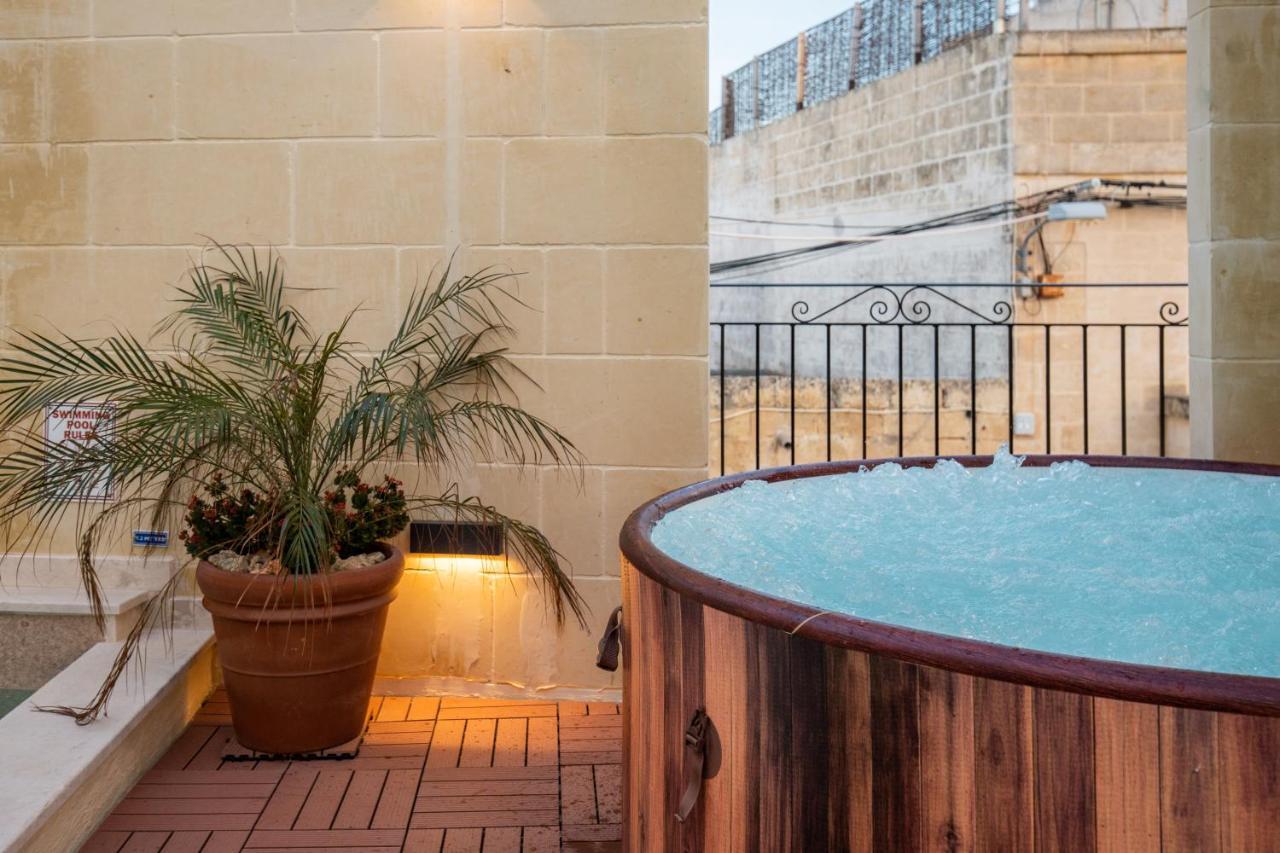 Narcisa - Luxury 3Br Traditional House With Pool, Cinema & Hot Tub Xaghra Exterior photo