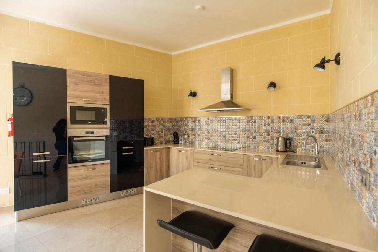 Narcisa - Luxury 3Br Traditional House With Pool, Cinema & Hot Tub Xaghra Exterior photo